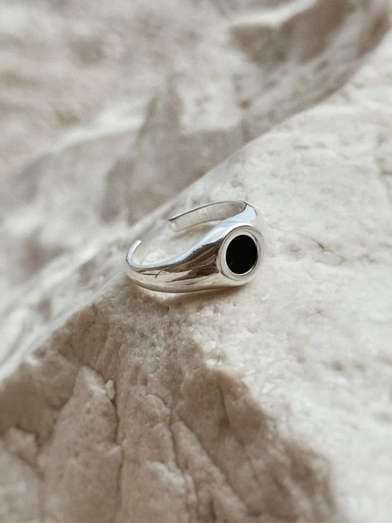 Women’s jewelry – silver signet with dark chocolate flint stone.