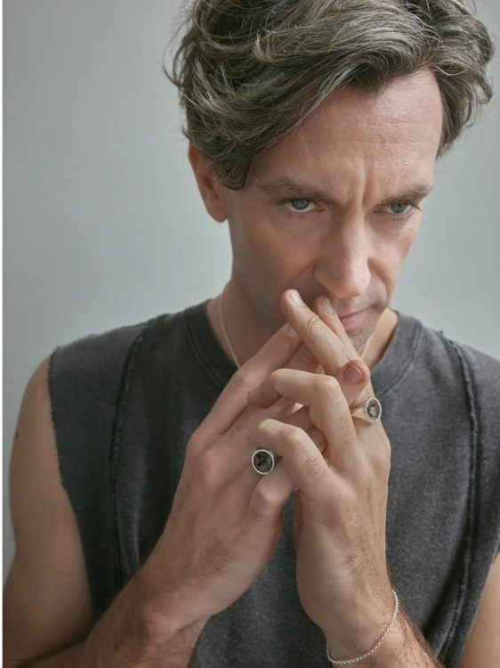 Men’s silver meteorite signet ring with a strong, modern form