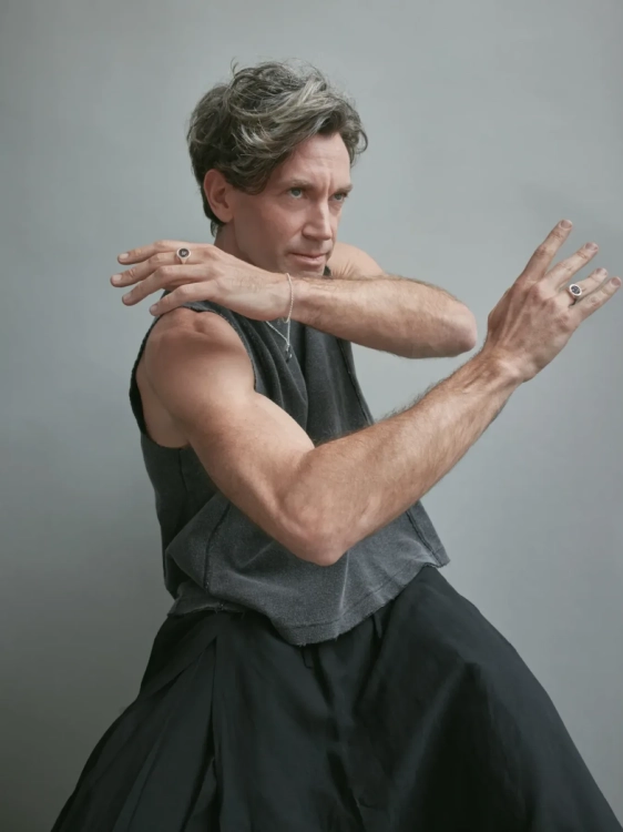 Men’s signet ring with meteorite inspired by the cosmos